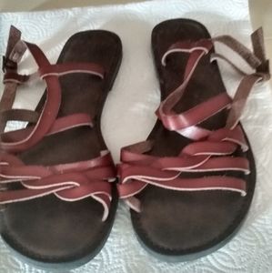 Time and Tru Leather Sandals